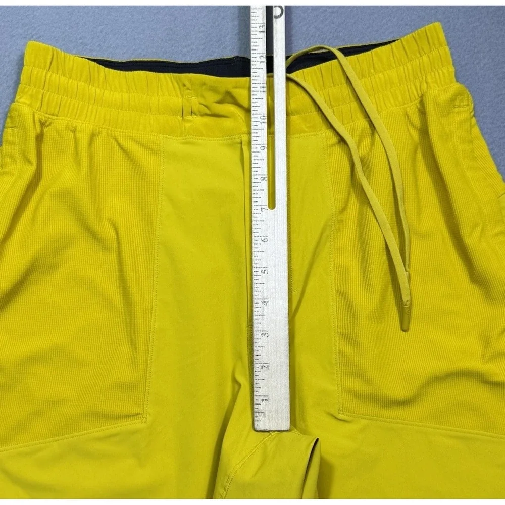 Lululemon Shorts Mens M THE Short L-9819 Yellow Athleisure Normcore Performance